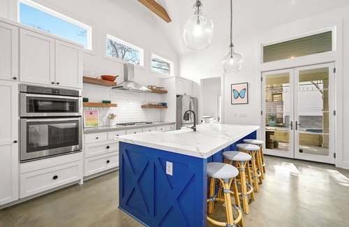 Clarksville House | Modern Farmhouse within Walking distance to ACL and Best Restaurants & Bars