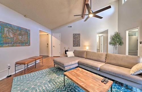 Fayetteville House | Modern Fayetteville Home Less Than 1 Mi to U of A!