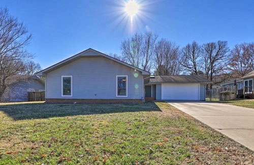 Fayetteville House | Modern Fayetteville Home Less Than 1 Mi to U of A!