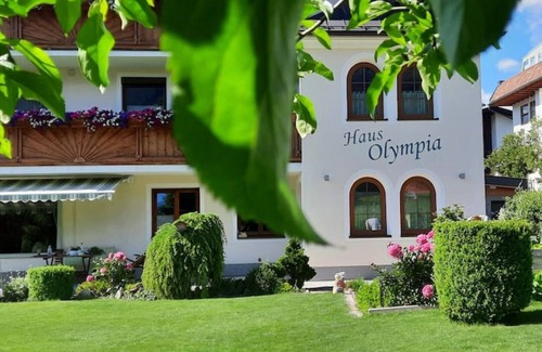 Sistrans Apartment | Modern feel-good studio * for 2 people near Innsbruck with terrace