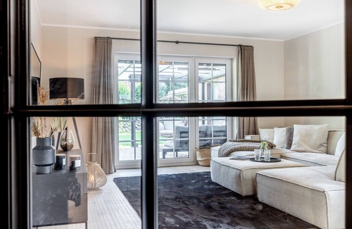 Sylt-Ost Apartment | Modern first floor apartment with spacious terrace and private garden