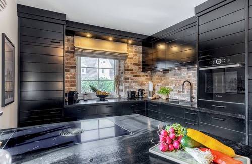Sylt-Ost Apartment | Modern first floor apartment with spacious terrace and private garden