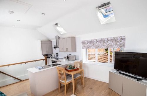 Cannington Apartment | Modern first floor annexe
