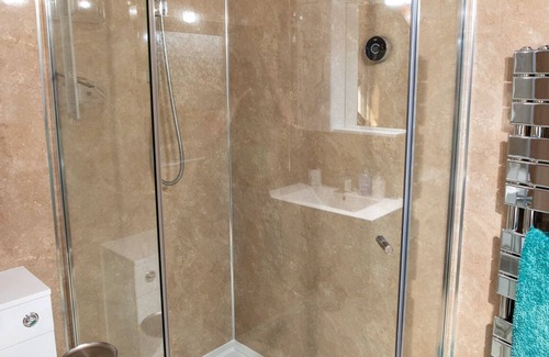 Cannington Apartment | Modern first floor annexe