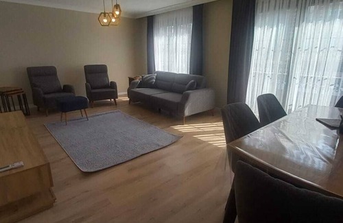 Gaziosmanpasa Apartment | Modern Flat #2