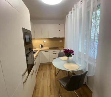 Juh Apartment | Modern Flat Close to Old Town