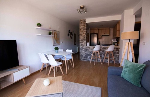 Abena Apartment | Modern flat for Pyrenees Adventures - Free Parking