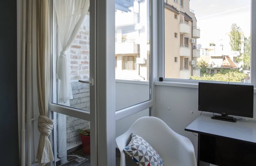 Plovdiv Apartment | Modern flat near downtown Plovdiv