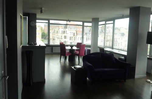 Etterbeek Apartment | Modern Flat Stunning views