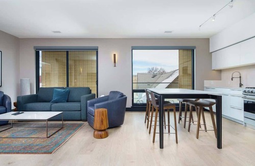 Berkeley Hotel | Modern Flat w/Mtn Views & Private Balcony!