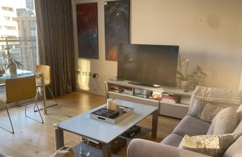 Churchill Apartment | Modern flat with 2 bed/2.5 bath, Balcony & Parking