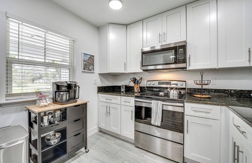 Oakland House | Modern Florida Bungalow: 3 Miles to Winter Garden!