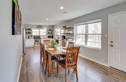 Flower Mound House | Modern Flower Mound Home < 2 Mi to River Walk