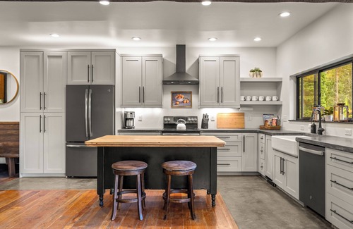 Whitefish House | Modern Forest Getaway - Mins From Whitefish, Glacier Park, & Ski Mtn