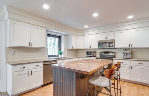 Fort Collins House | Modern Fort Collins Home w/ Large Backyard & Patio