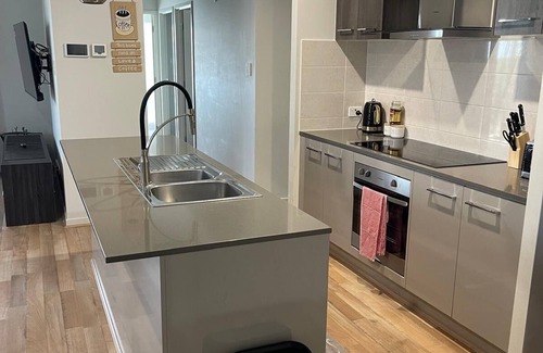 Deebing Heights House | Modern Four Bedroom Holiday Home Available in Deebing Heights