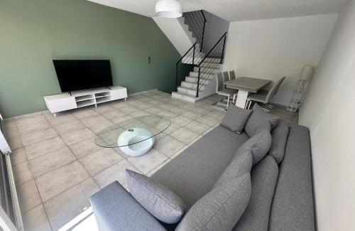 Chateau-Arnoux-Saint-Auban House | Moderne, climatisé et barbecue privé