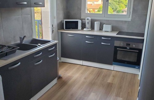 L'Isle-Jourdain Apartment | Modern, fully-equipped apartment