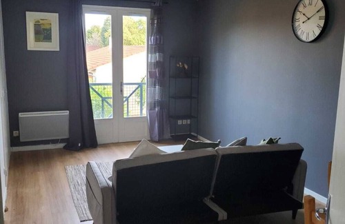 L'Isle-Jourdain Apartment | Modern, fully-equipped apartment
