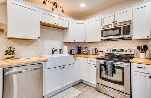 Wichita House | Modern, Fun & Family-Friendly Stay – Close to Everything You Need!