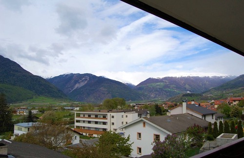 Sluderno Apartment | Modern furnishings - Parterre balcony - close to the center - connection - bus-train