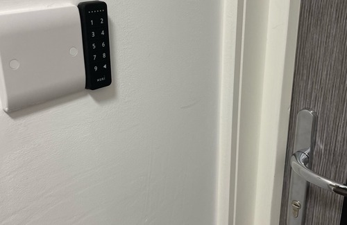 Menai Bridge Condo | Modern g/floor apartment with parking & EV charger in Menai Bridge