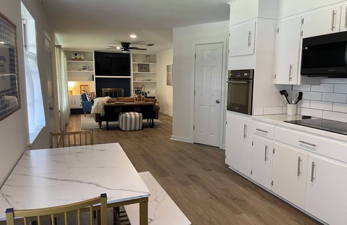 Alexandria House | Modern Galley
