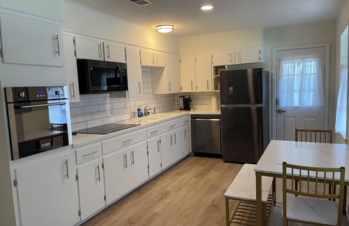 Alexandria House | Modern Galley