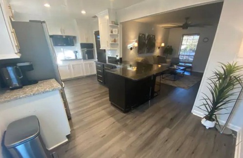 Hattiesburg House | Modern Gem Getaway