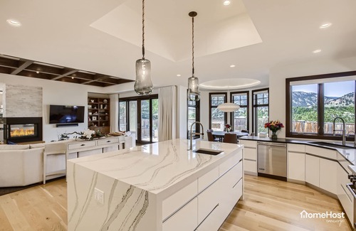 Central Boulder House | Modern Gem, Steps to Downtown & Pearl St Mall