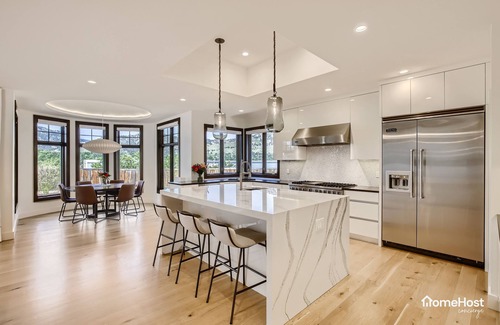 Central Boulder House | Modern Gem, Steps to Downtown & Pearl St Mall