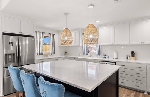 Lake Charles House | Modern Getaway - Near Golf & Casinos