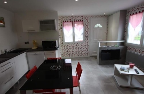 Vincey Cottage | Modern Gîte with Easy Access to Local Attractions & Amenities