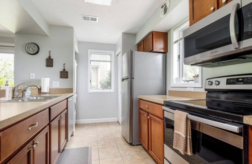 Acme Condo | Modern Golfview Condo near the Grand Traverse Bay