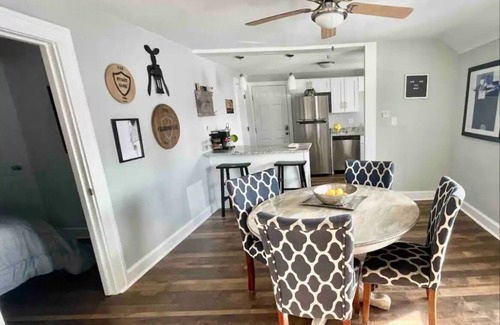 Detroit - Shoreway House | Modern Gordon Square 2nd Level Duplex