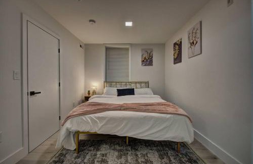 16th Street Heights Apartment | Modern, Gorgeous & Luxury Gem - 5 Stars Location