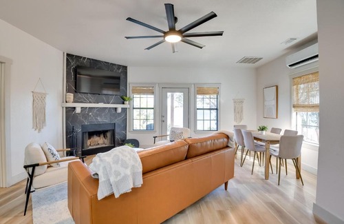 Graford House | Modern Graford Cabin Walk to Possum Kingdom Lake!