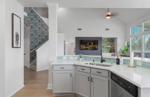 Grand Prairie House | Modern Grand Prairie Retreat w/Pool Game Room -10 Min to Stadiums & More