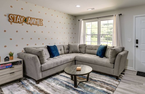 Greensboro Cottage | Modern Greensboro Getaway w/ Fire Pit!