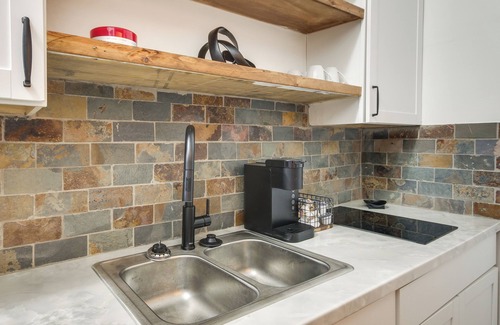 Greenwood Apartment | Modern Greenwood Studio < 1 Mi to Downtown!