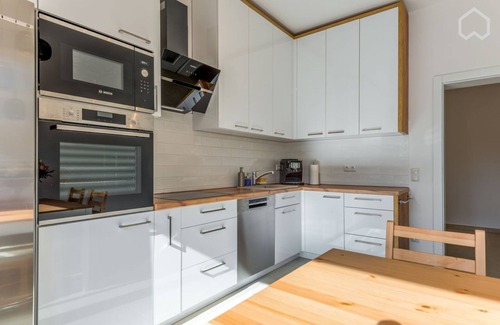 Lindenhof Apartment | Modern, großzügig, Nahe Rhein & Waldpark