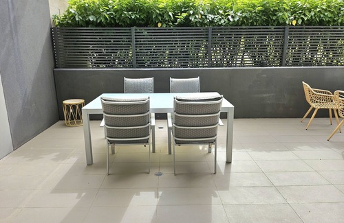 Lyons Apartment | Modern Ground Floor Apartment in Lyons