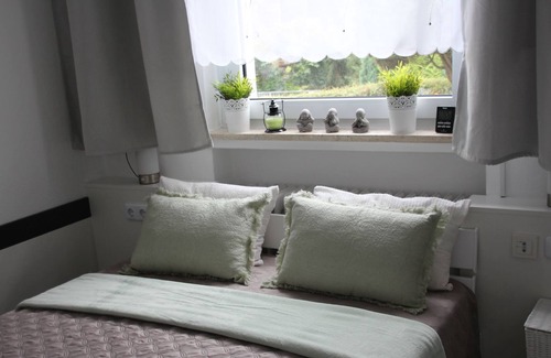 Marienheide Apartment | Modern guest apartment with terrace, max. 4 people