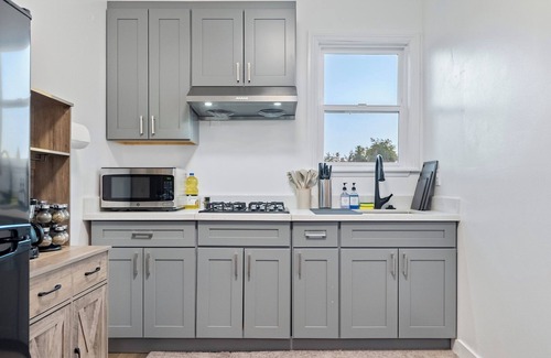 San Jose Apartment | Modern Guest House/AC/TV/Desk/Central Sanjose