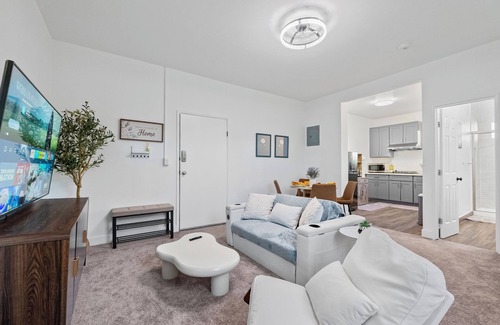 San Jose Apartment | Modern Guest House/AC/TV/Desk/Central Sanjose