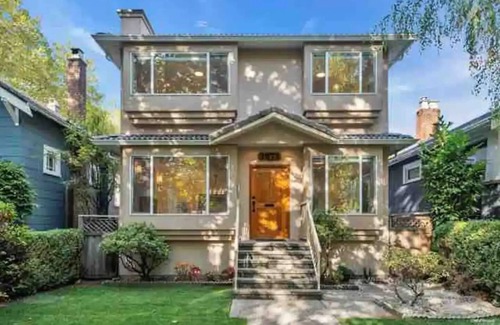 Kitsilano House | Modern Guest Suite in Kitsilano