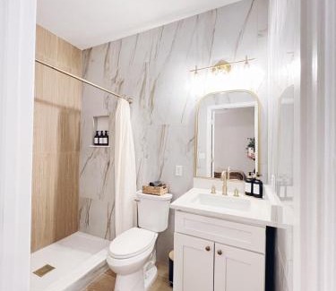 Buena Ventura Lakes Apartment | Modern Guesthouse near MCO
