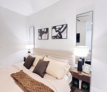 Buena Ventura Lakes Apartment | Modern Guesthouse near MCO