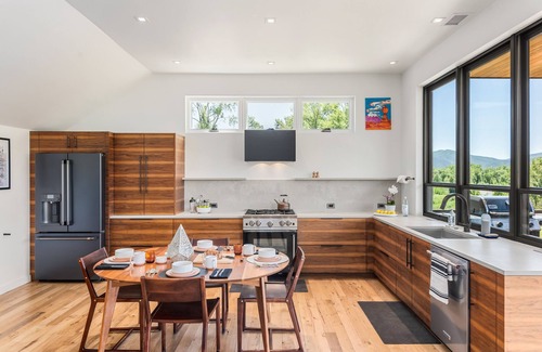 El Jebel House | Modern Guesthouse Roaring Fork