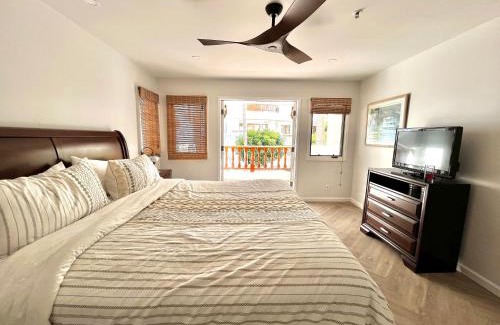 Avalon Villa | Modern Hamilton Cove Villa w/golf cart